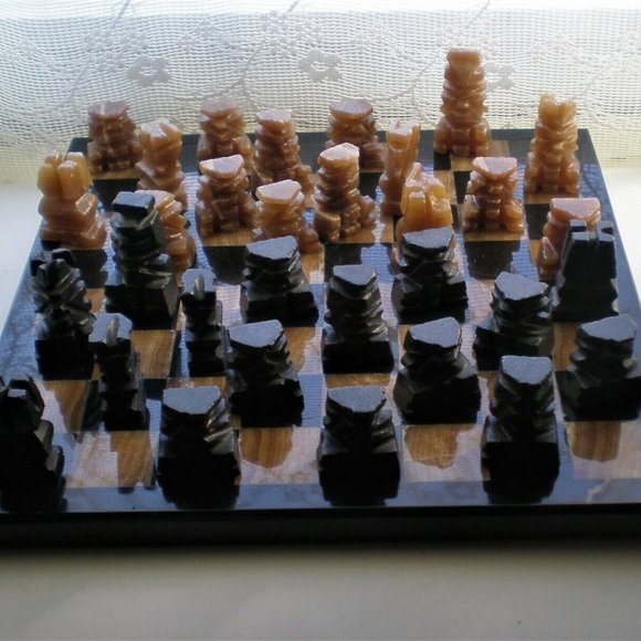 Carved Stone Onyx Marble Chess Set Mexican Aztec Mayan Design 32 Piece And Board - Picture 1 of 5